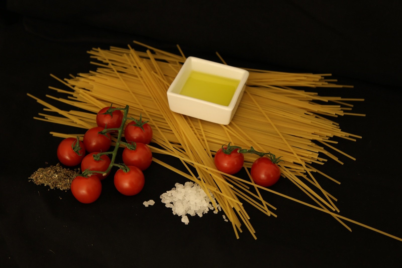Ingredienti per spaghetti al pomodoro