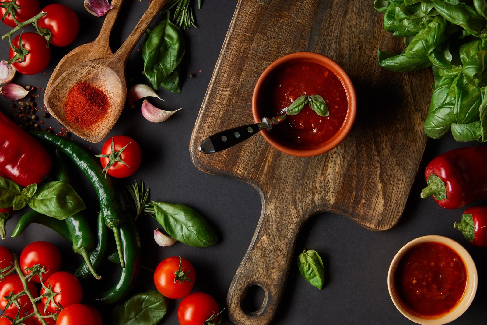 Sugo al pomodoro con basilico
