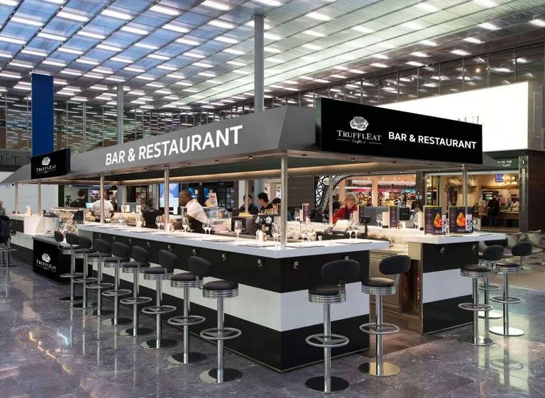 Bar aperto in aeroporto