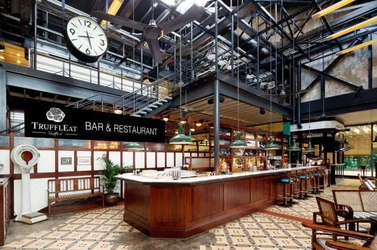 Concept di bar e ristorante in stazione